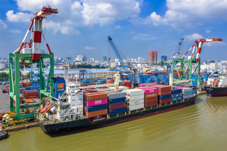 UOB: Áp lực lên cán cân thanh toán sẽ còn kéo dài